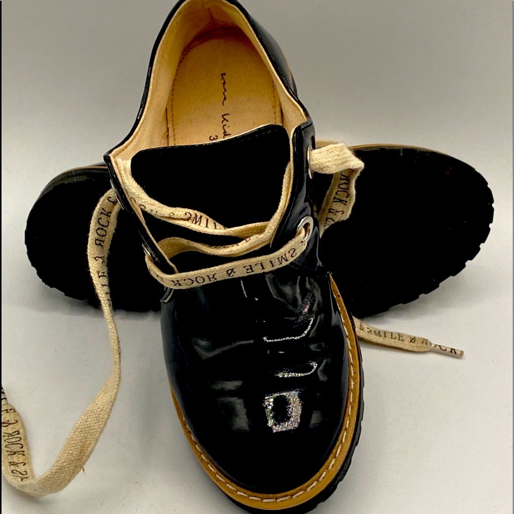 Zara GIRLS  Black Patent Oxford Shoes, Slogan Rock & Smile Laces, Sz 32 EUC US 1
